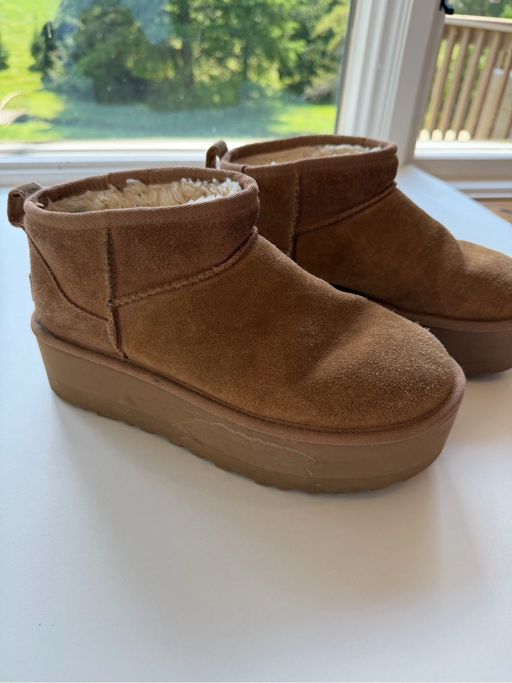 UGG Women's Classic Ultra Mini Platform in Chestnut Size 8
